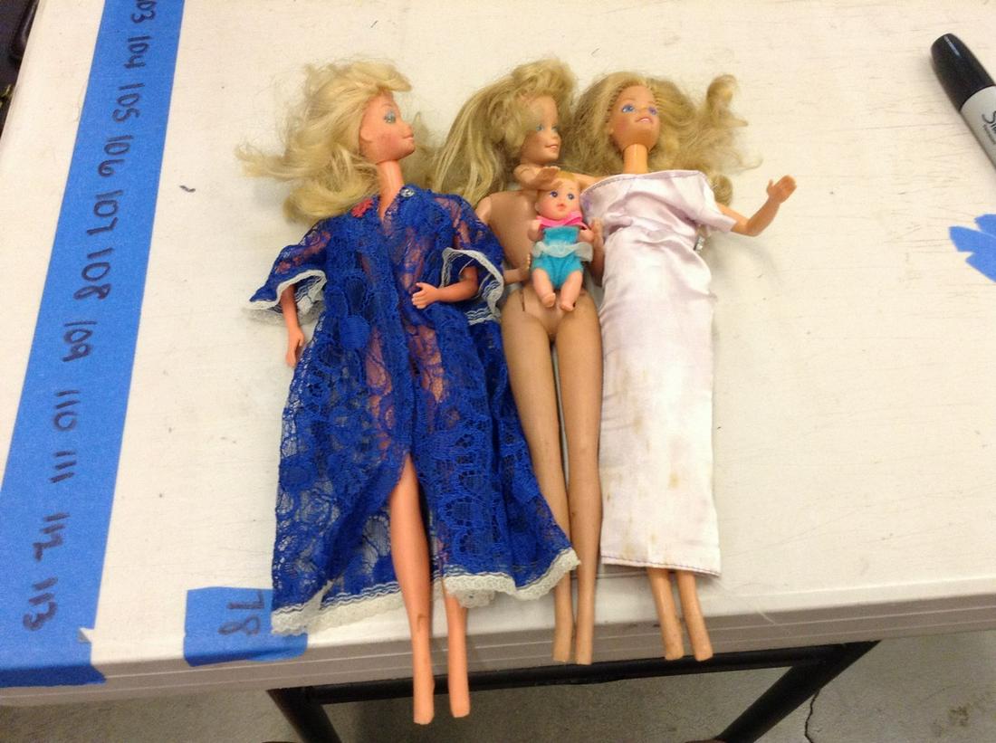 lot of three vintage barbie dolls (1 of 1)