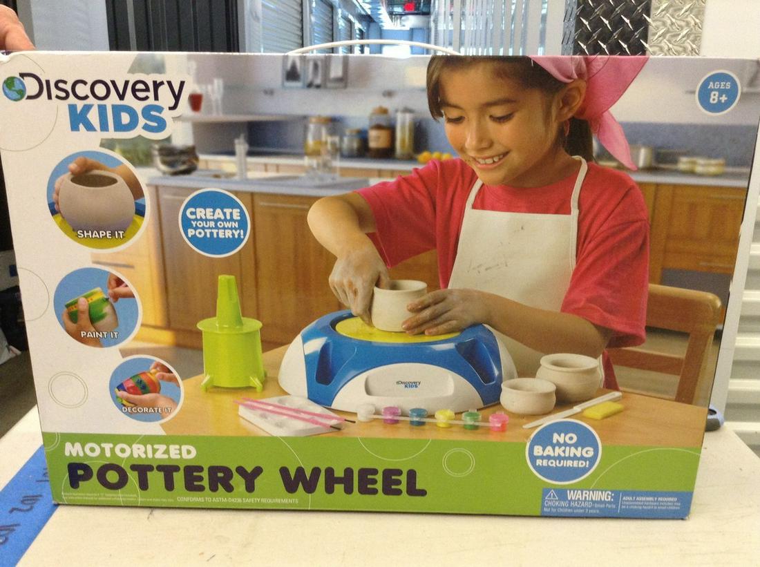 Discoverty kids pottery wheel new in the box: Discoverty kids pottery wheel new in the box