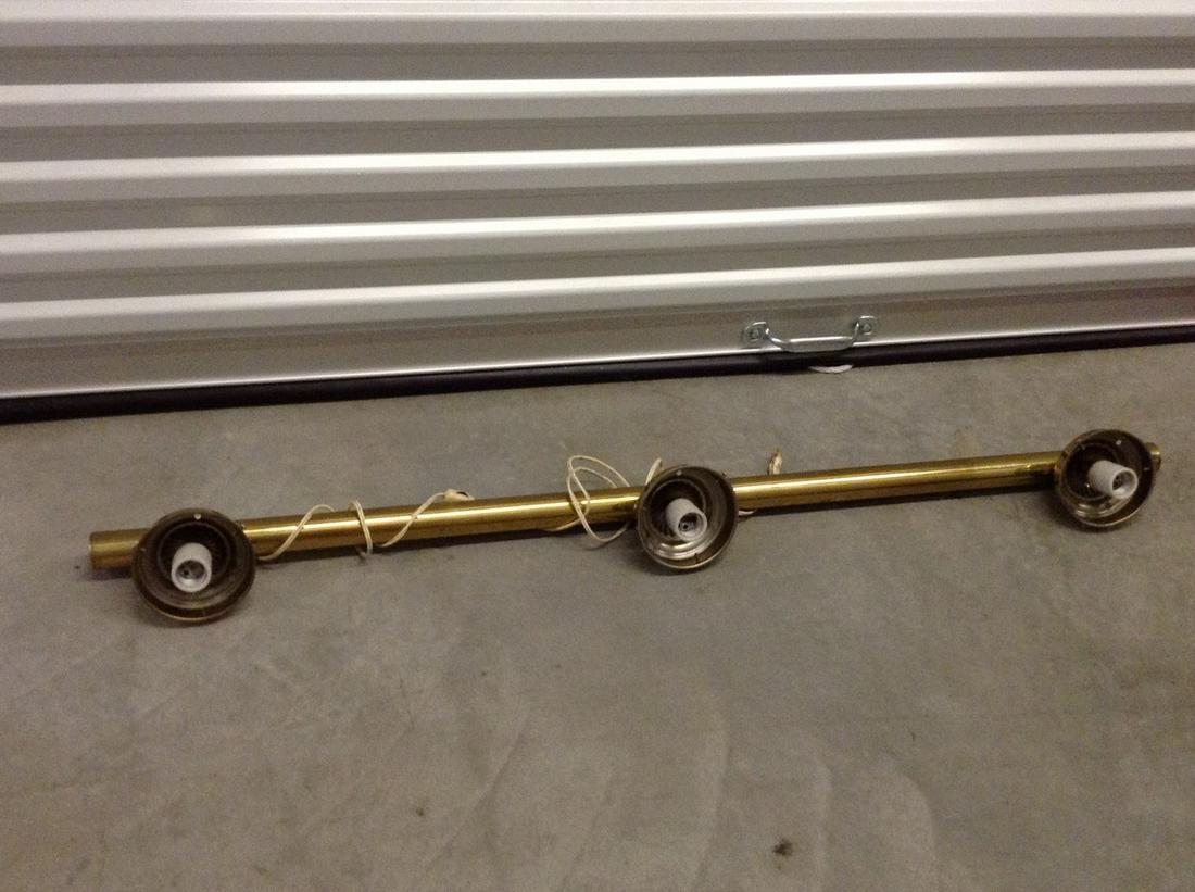 3 light brass hanging lamp (1 of 1)