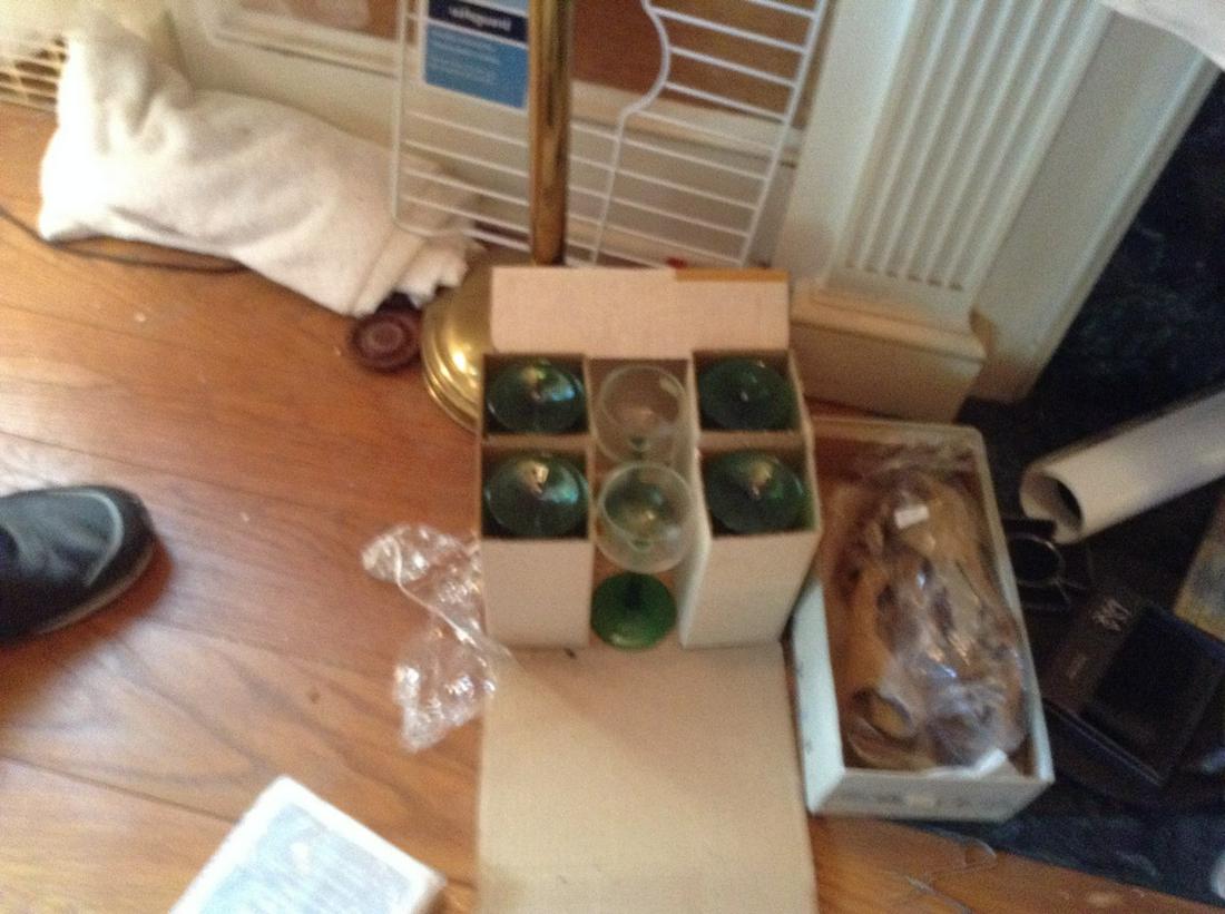 Luminarc wine glasses complete set never used: Luminarc wine glasses complete set never used