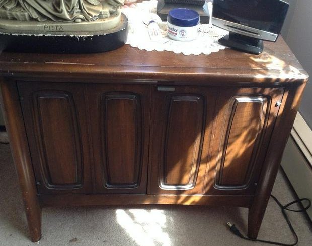 MCM End table 26  x 18 (1 of 1)