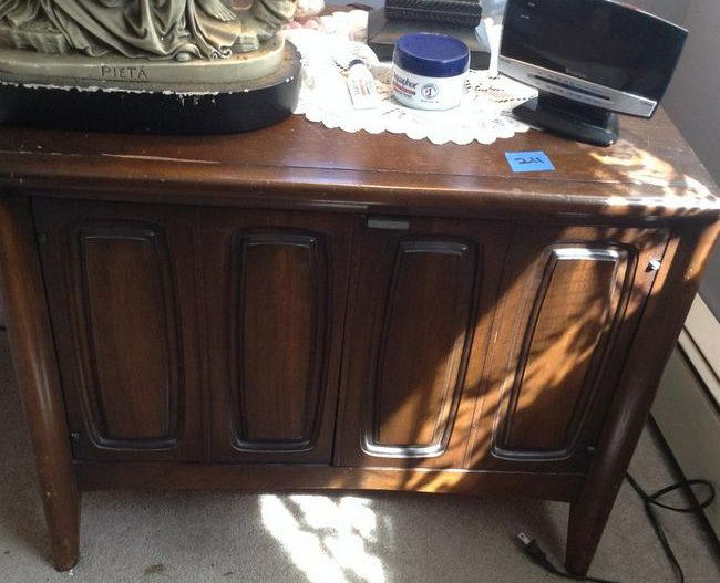 MCM End table 26  x 18 (1 of 1)