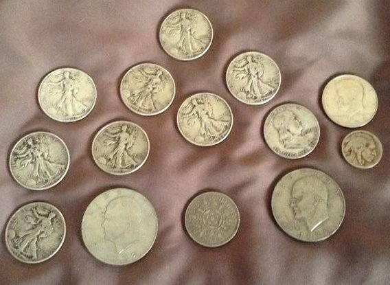 9 walking Liberty & 1 Ben Franklin Silver 1/2 Dollar: 9 walking Liberty & 1 Ben Franklin Silver 1/2 Dollar