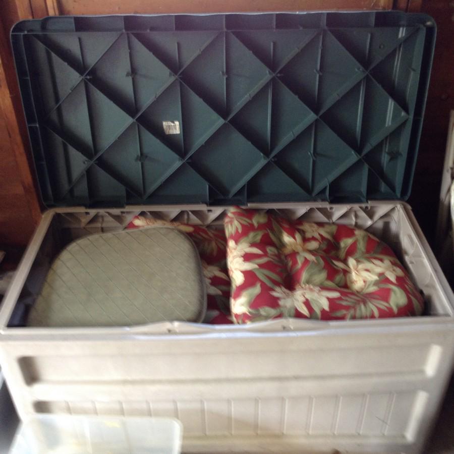 Outdoor storage container (1 of 1)