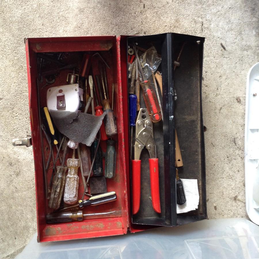 tool box w/tools (1 of 1)