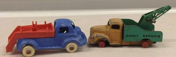 lot of two dinky toy cars (1 of 1)