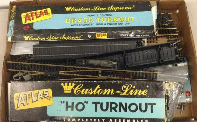 lot of HO train tracks (1 of 1)