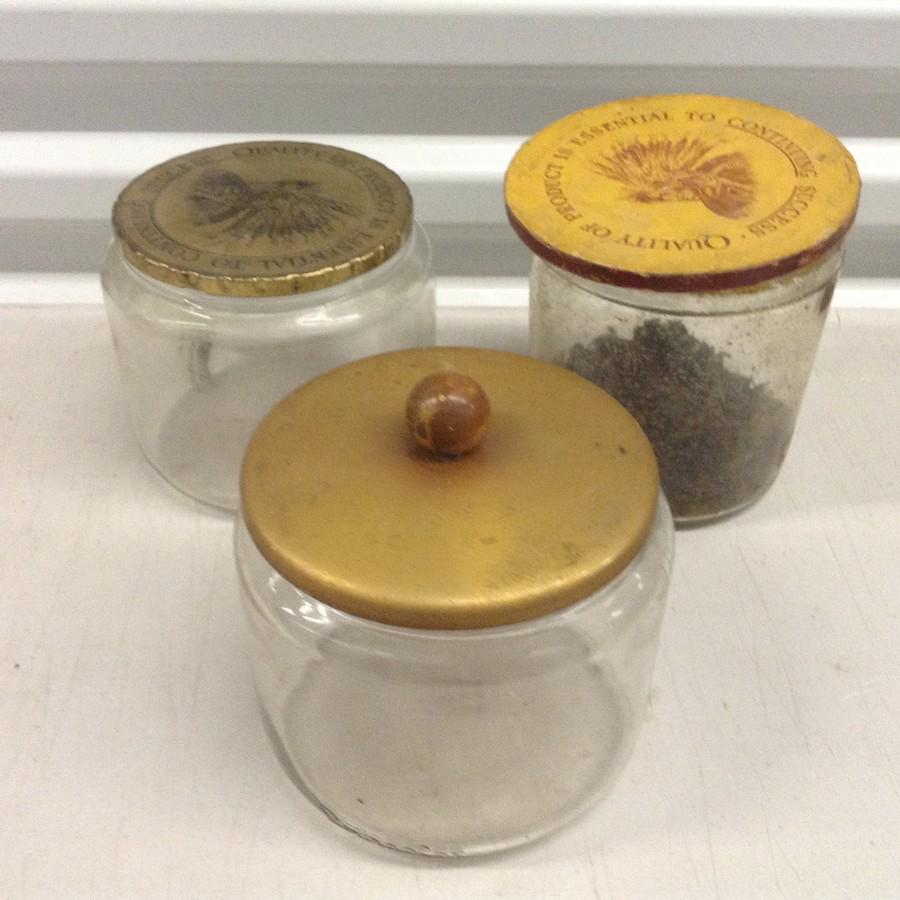 lot of three vintages jars, contents are free: lot of three vintages jars, contents are free