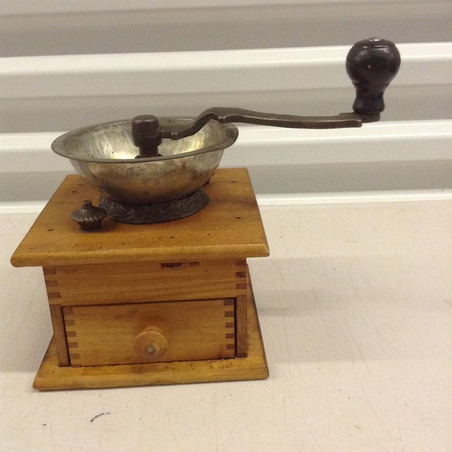 vintage grinder: vintage grinder