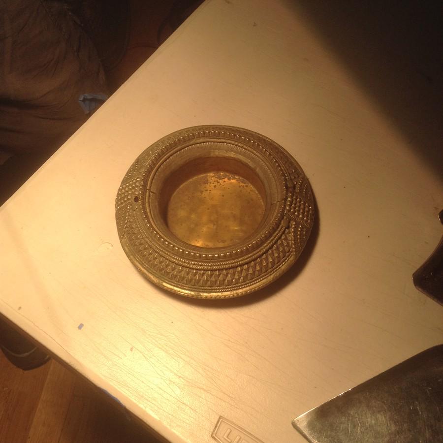 large ornate brass ashtray 7" (1 of 1)