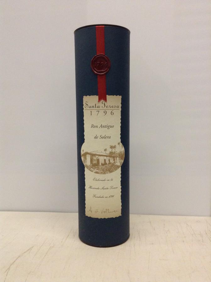 Santa Teresa Ron Antiguo de Solera (1 of 1)