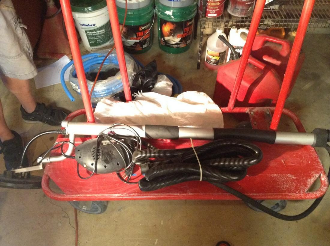 Electric dry wall duster w/ vacuum polisher (1 of 1)