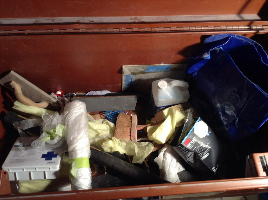 contents of job box (1 of 1)