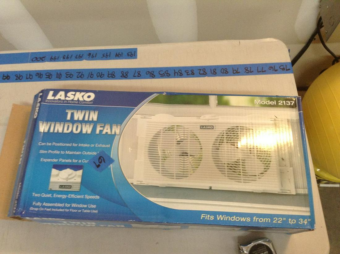 Lasko twin window fan (1 of 1)
