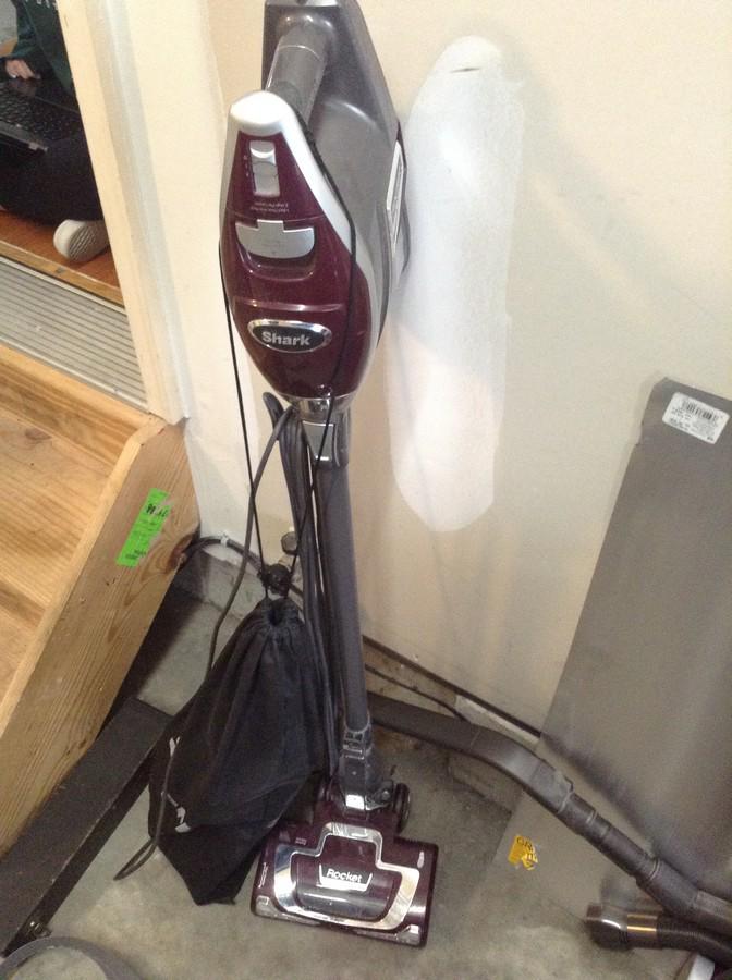 shark vacuum (1 of 1)