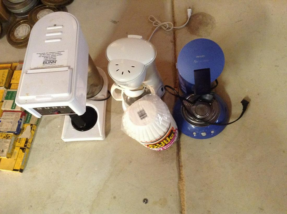 Lot of coffee makers: Lot of coffee makers
