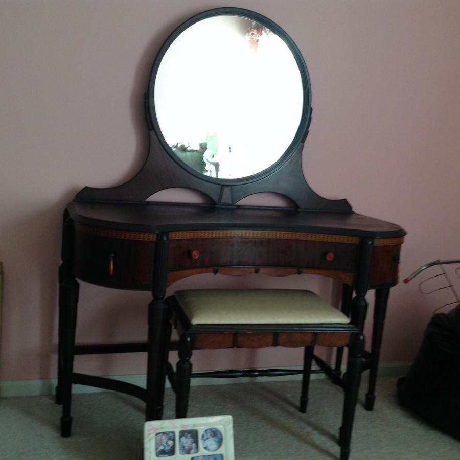 vintage vanity: vintage vanity