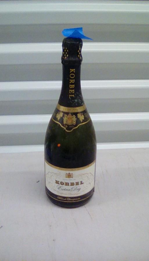 Korbel Extra Dry California Champagne: Korbel Extra Dry California Champagne