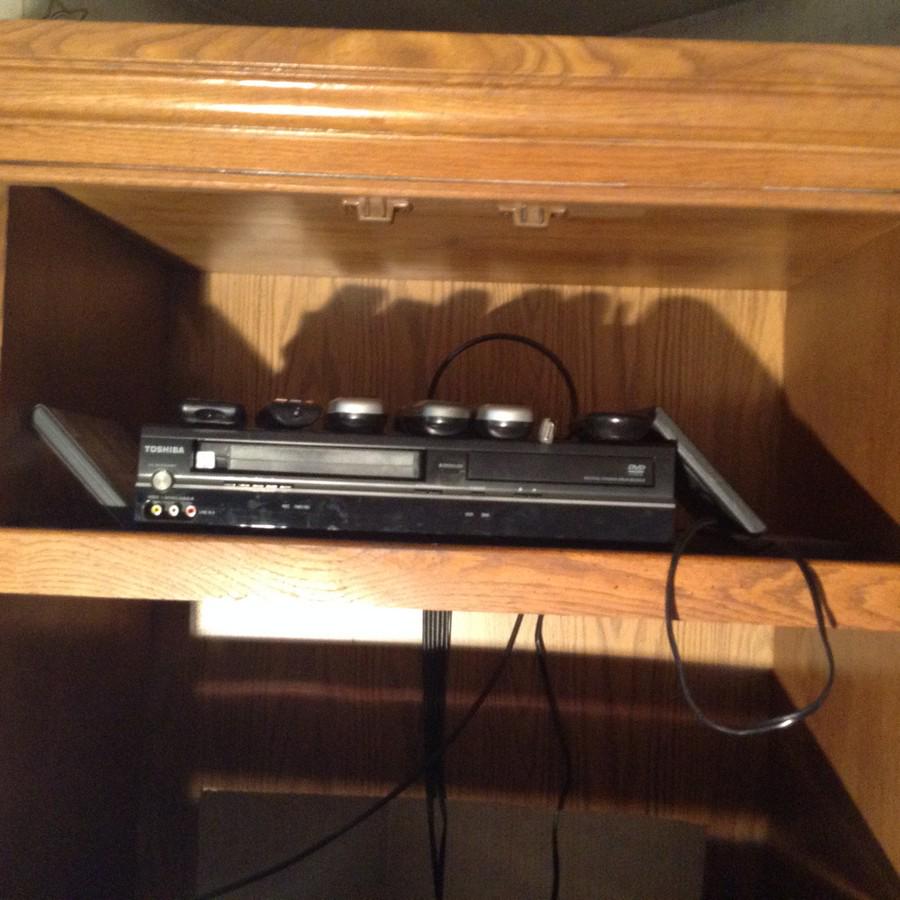 Toshiba DVD VHS tape player: Toshiba DVD VHS tape player