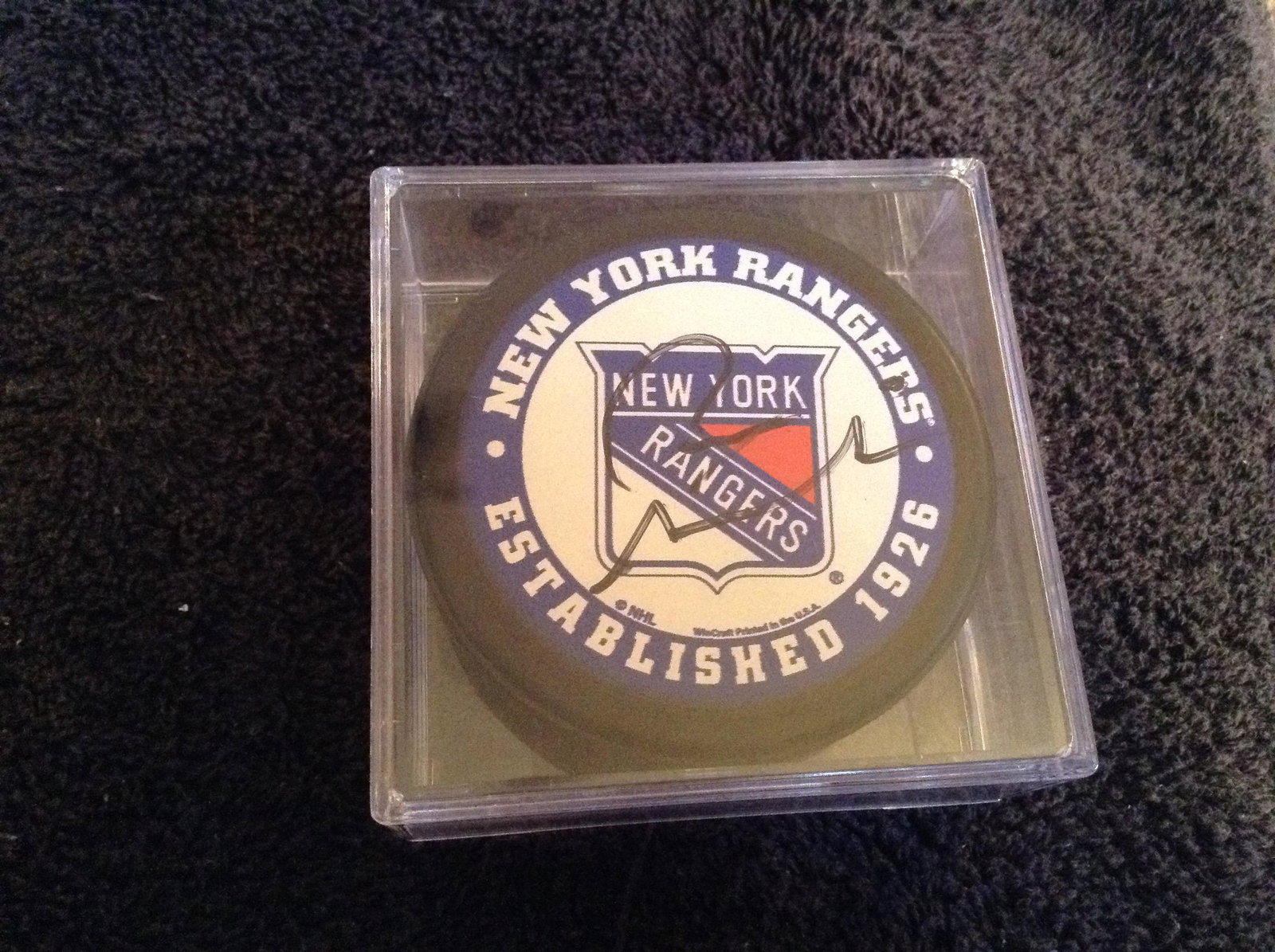 New York Rangers Pete Stemkowski signed hockey puck: New York Rangers Pete Stemkowski signed hockey puck