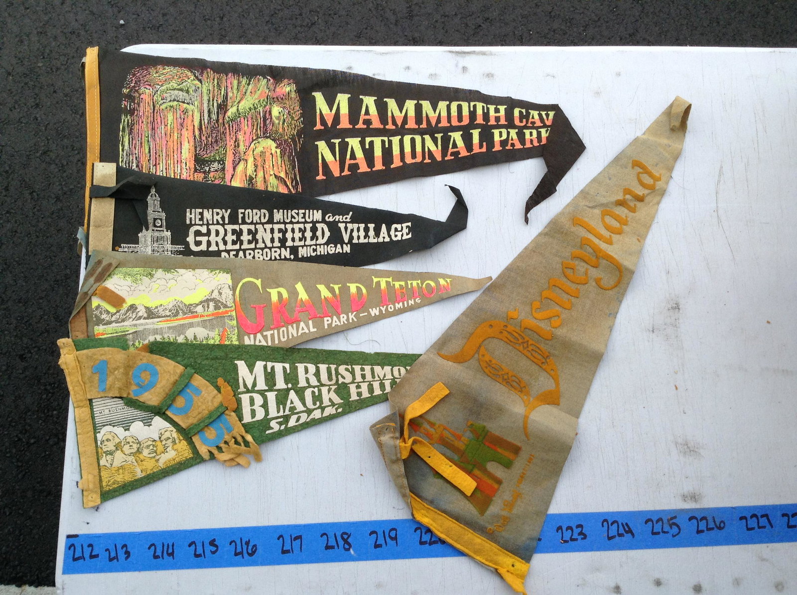 lot of vintage pennants: lot of vintage pennants