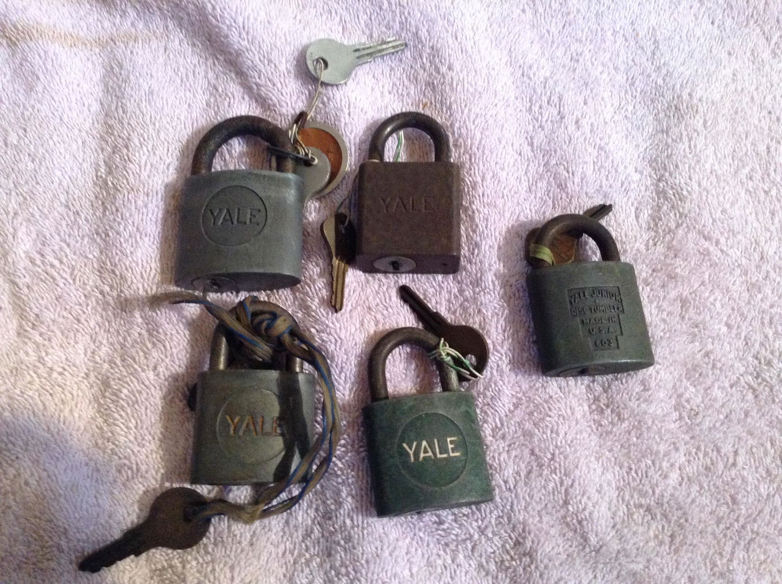 vintage locks and keys (1 of 1)