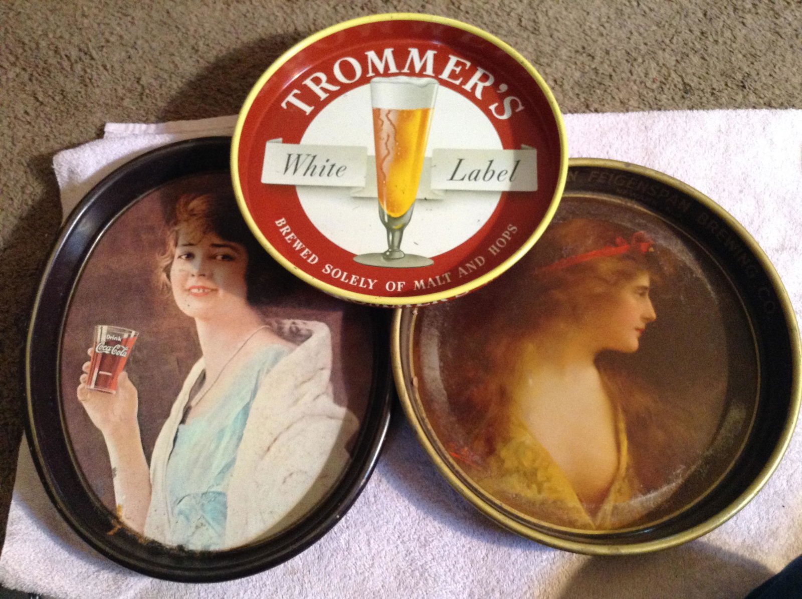 lot of three vintage trays, one Coca-Cola advertising (1 of 1)