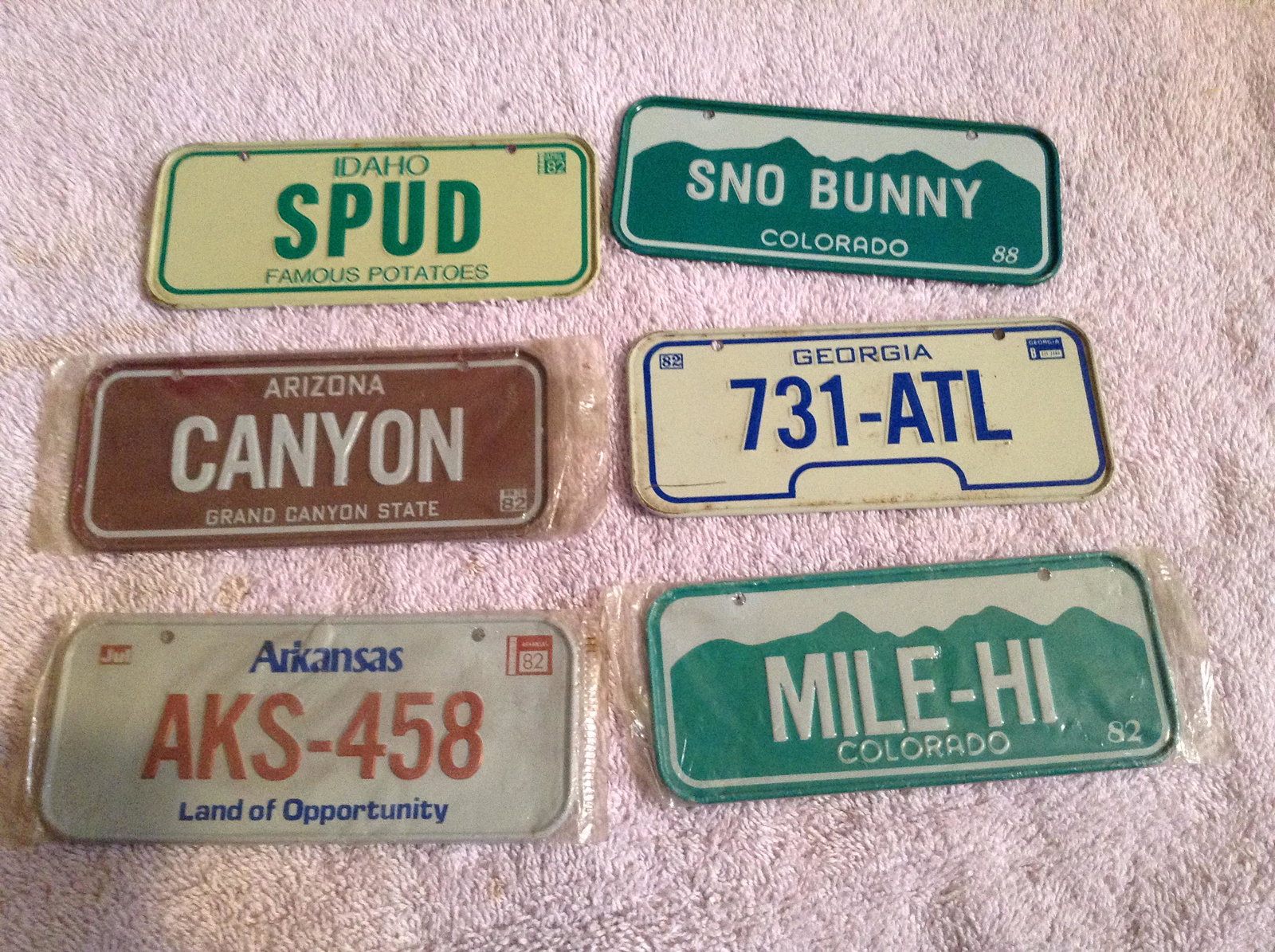 Cereal Metal vintage license plates lot of 6: Cereal Metal vintage license plates lot of 6