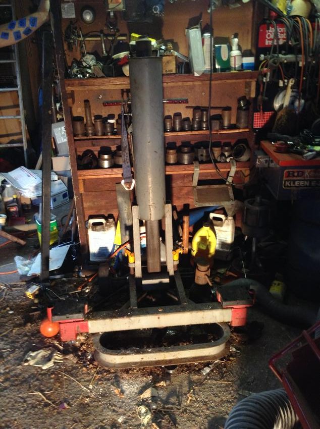 Grey air powered bumper jack (1 of 1)