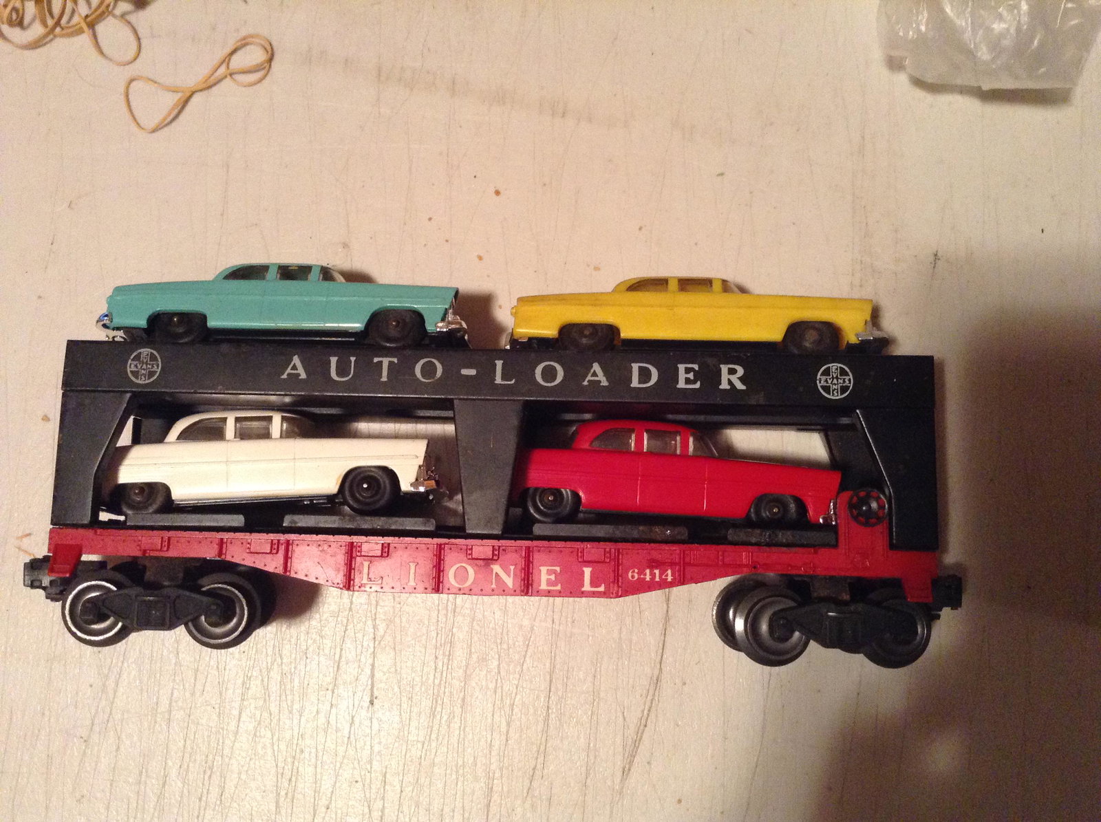 Lionel Auto-Loader with the cars (1 of 1)