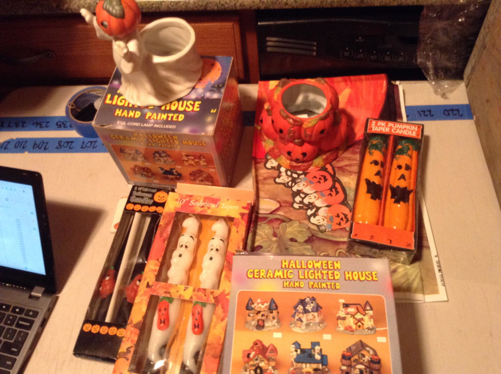 lot of Halloween and ceramic houses and more: lot of Halloween and ceramic houses and more