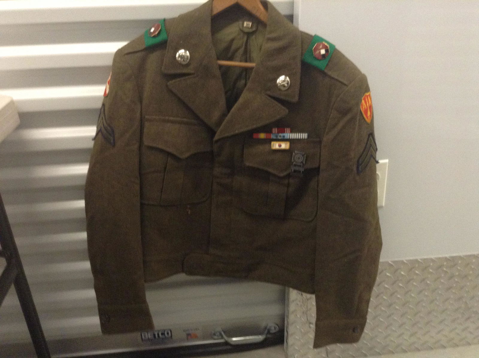 Korean War uniform jacket (1 of 1)
