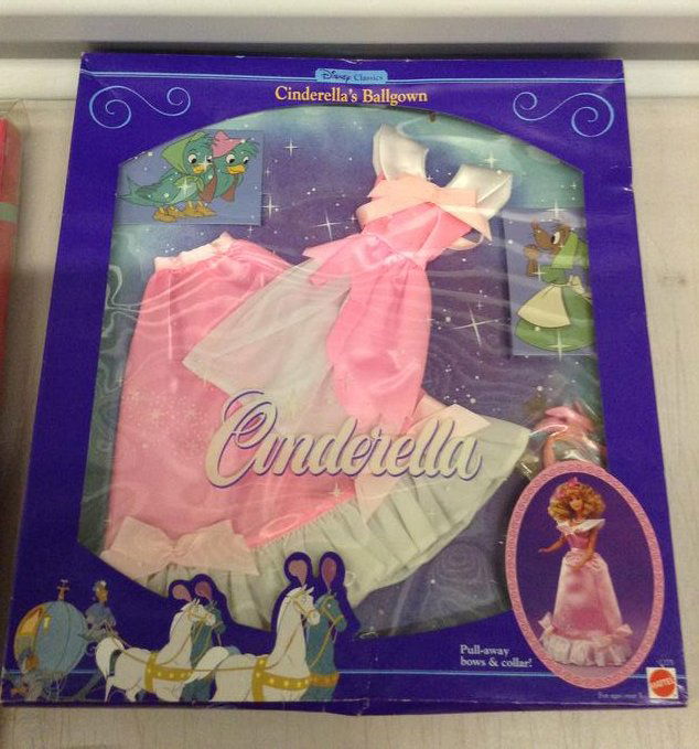 Mattel Disney classics Cinderella ball gown (1 of 1)