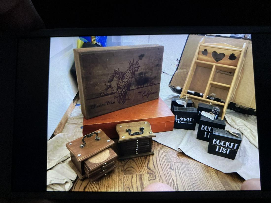 Lot of misc wooden items (1 of 1)
