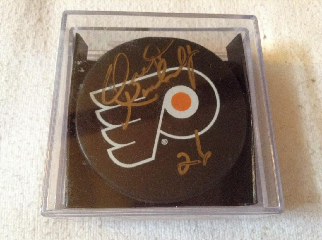 Philadelphia Flyers Player number 26 signed hockey puck: Philadelphia Flyers Player number 26 signed hockey puck