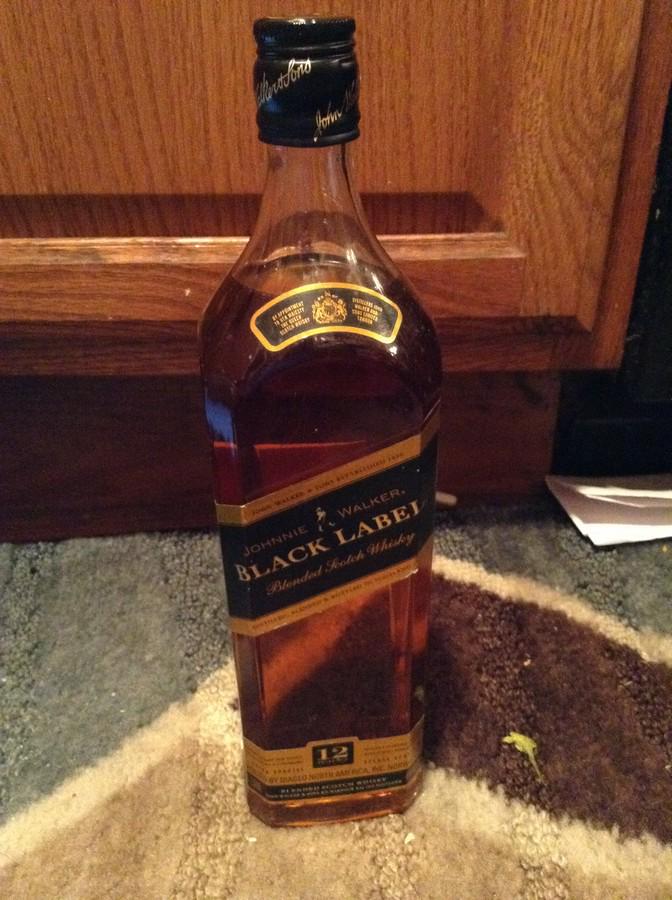 Johnnie Walker Black Label Blended Scotch Whiskey 1 (1 of 1)