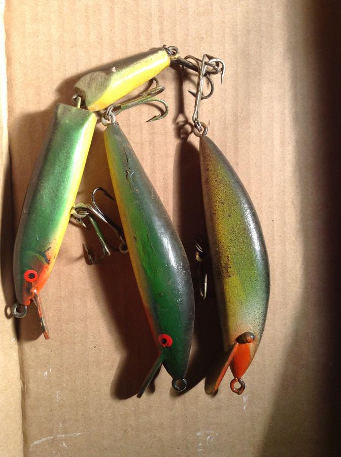 vintage wooden fishing lures: vintage wooden fishing lures