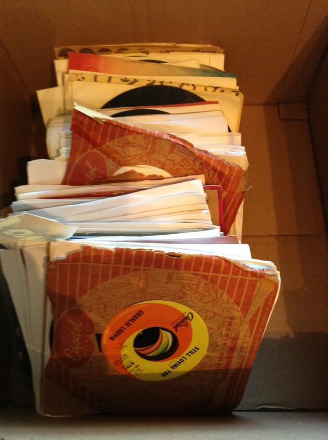 lot of 100 45's records (1 of 1)