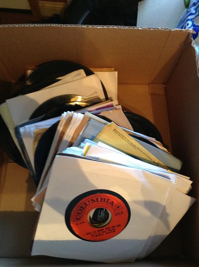 lot of 100 45's records (1 of 1)