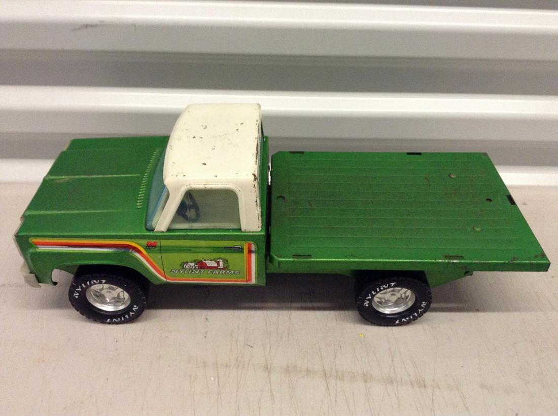 nylint metal truck