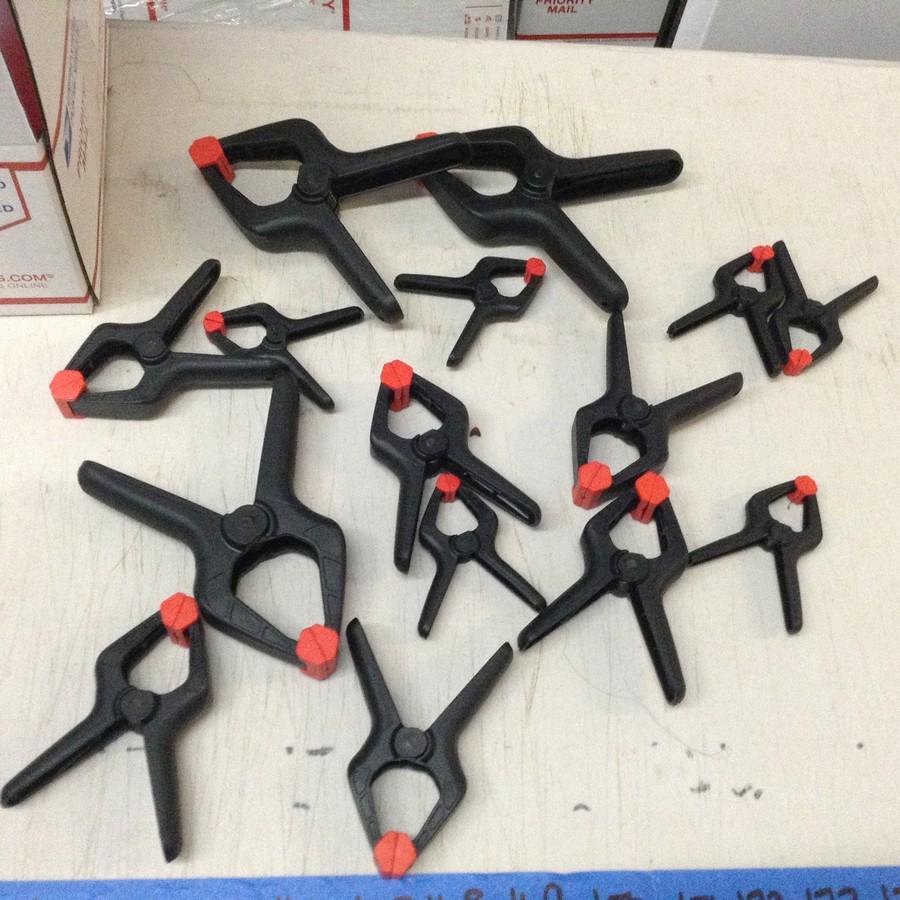 large amount of spring clamps (1 of 1)