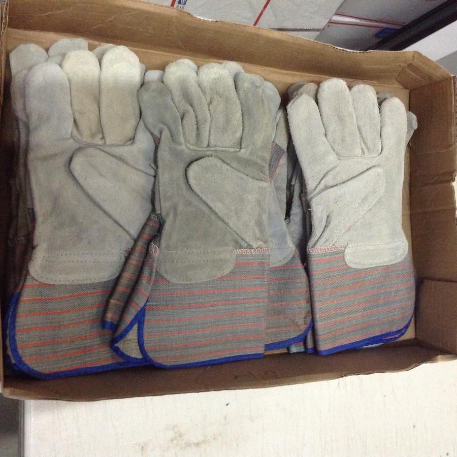 large amount of leather work gloves new: large amount of leather work gloves new