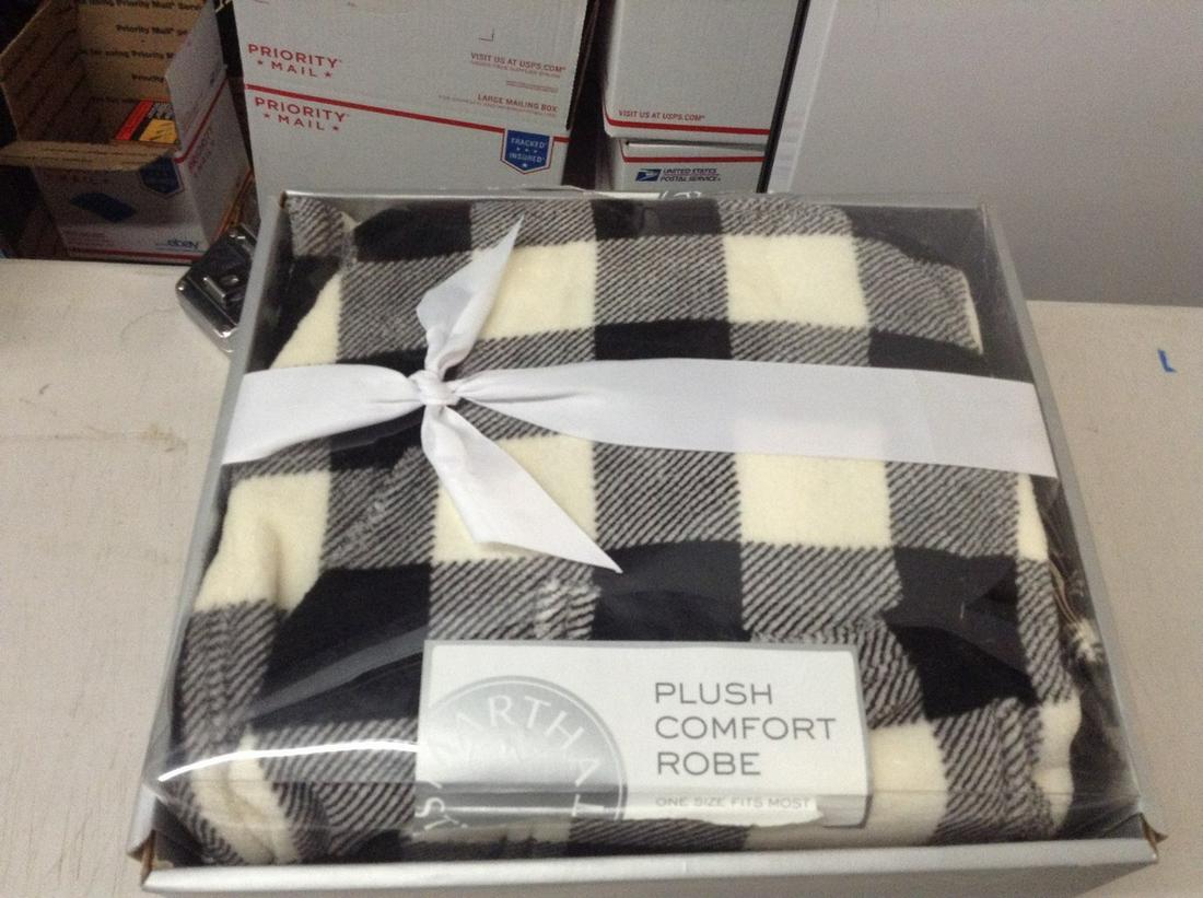 plush comfort robe new in package: plush comfort robe new in package