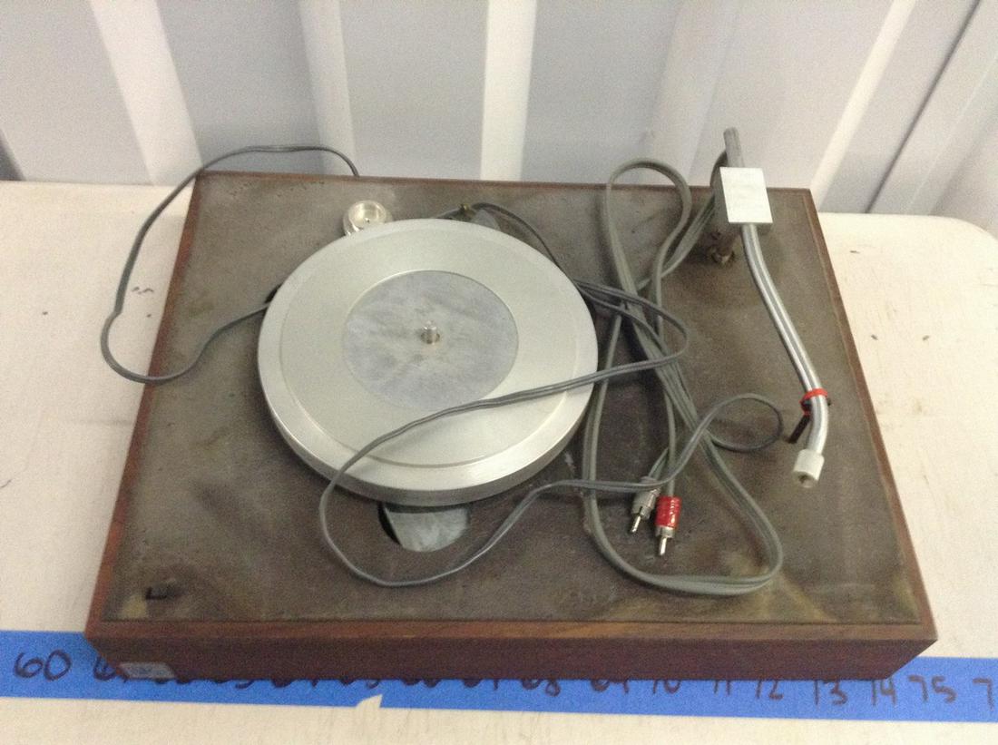 AR turntable no needle: unknown working condition
