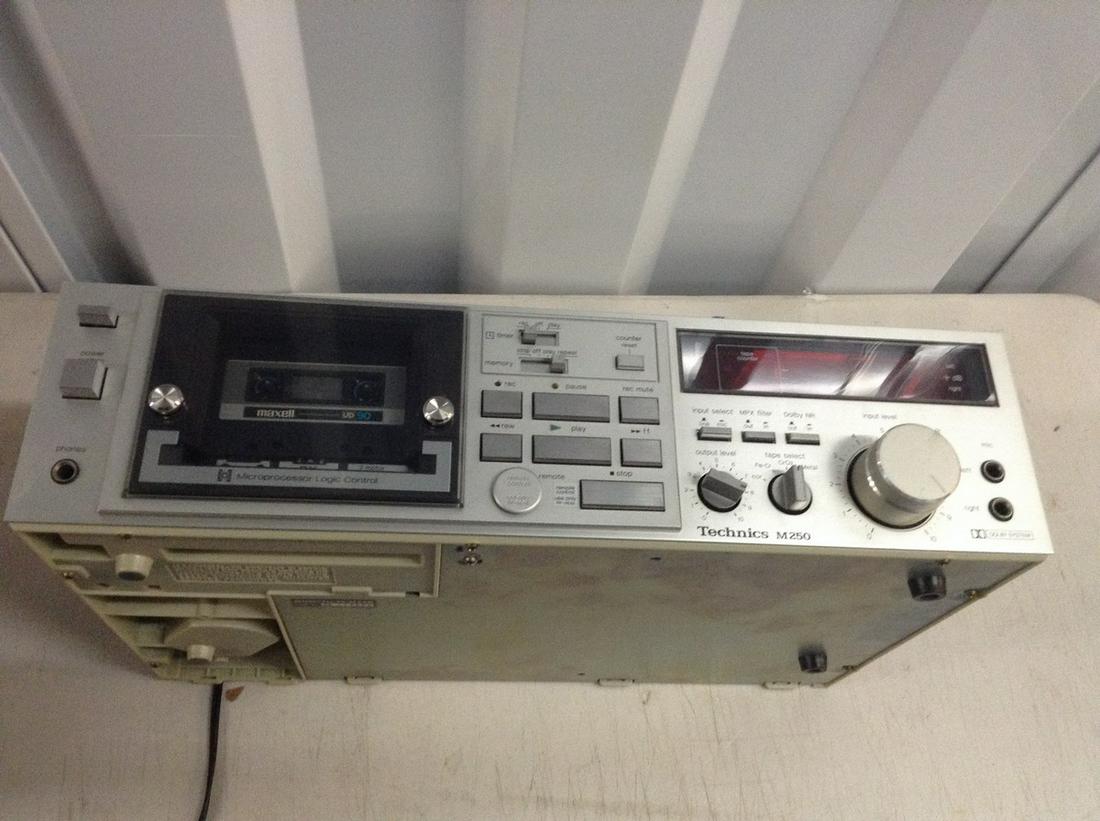 technics m250 cassette player (1 of 1)