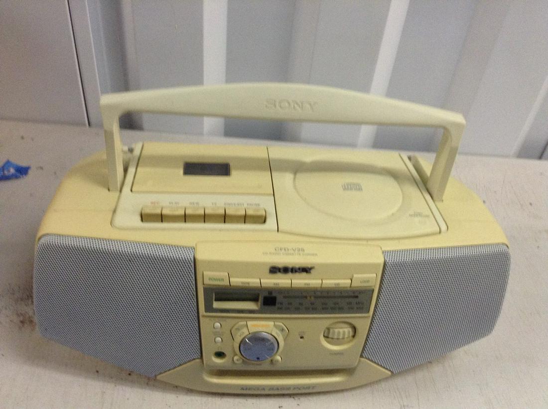 Sony cfv25 portable stereo (1 of 1)