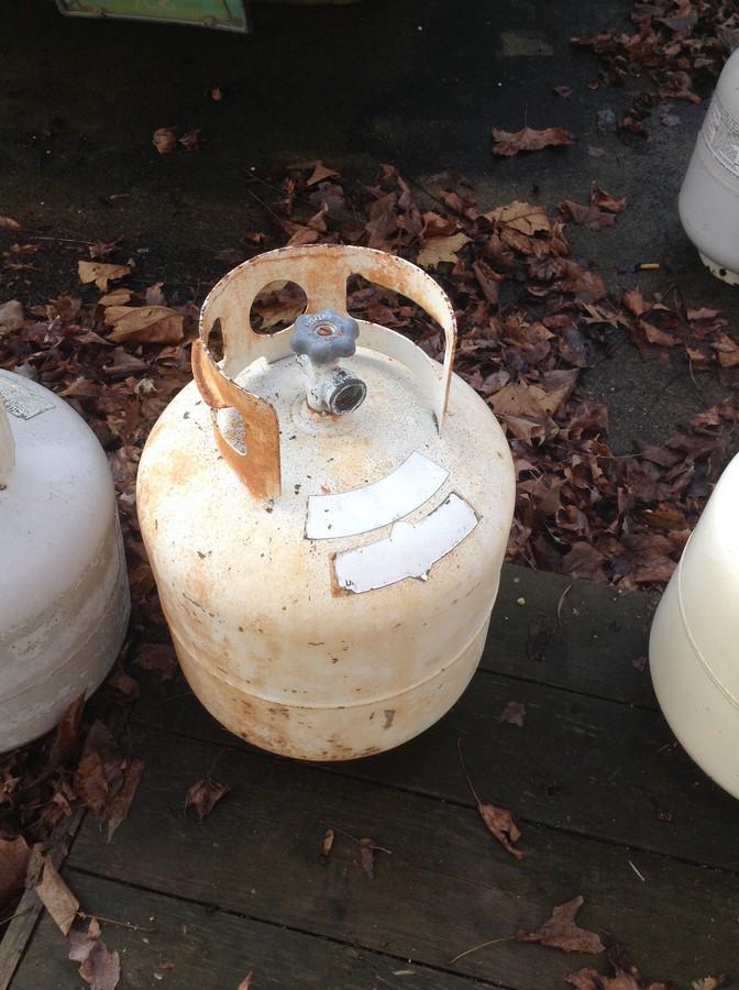 Full 30 Gallon Propane Tank