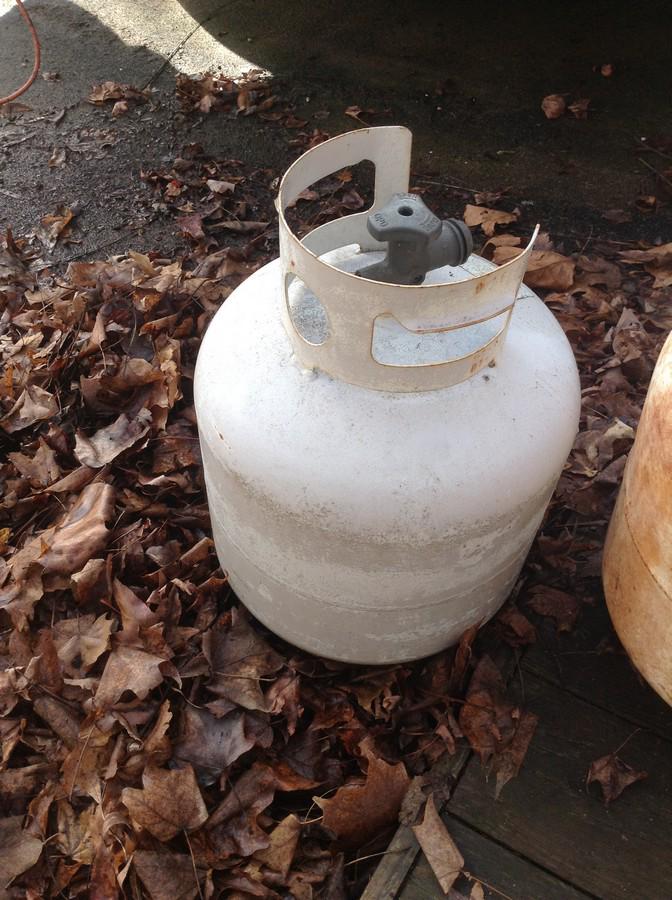 full 30 gallon propane tank (1 of 1)