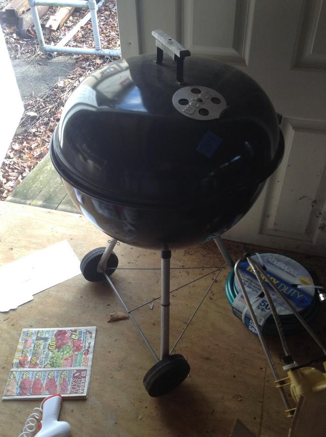 weber charcoal grill like new (1 of 1)