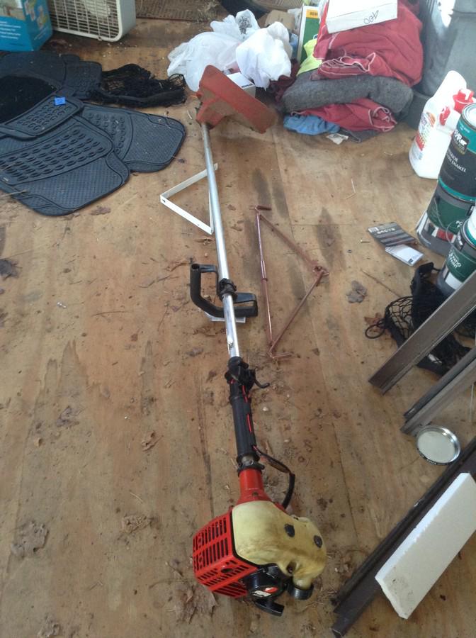 redmax weed Wacker (1 of 1)